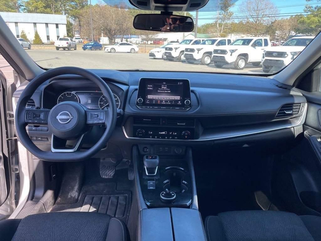 2024 Nissan Rogue SV *ONE OWNER*