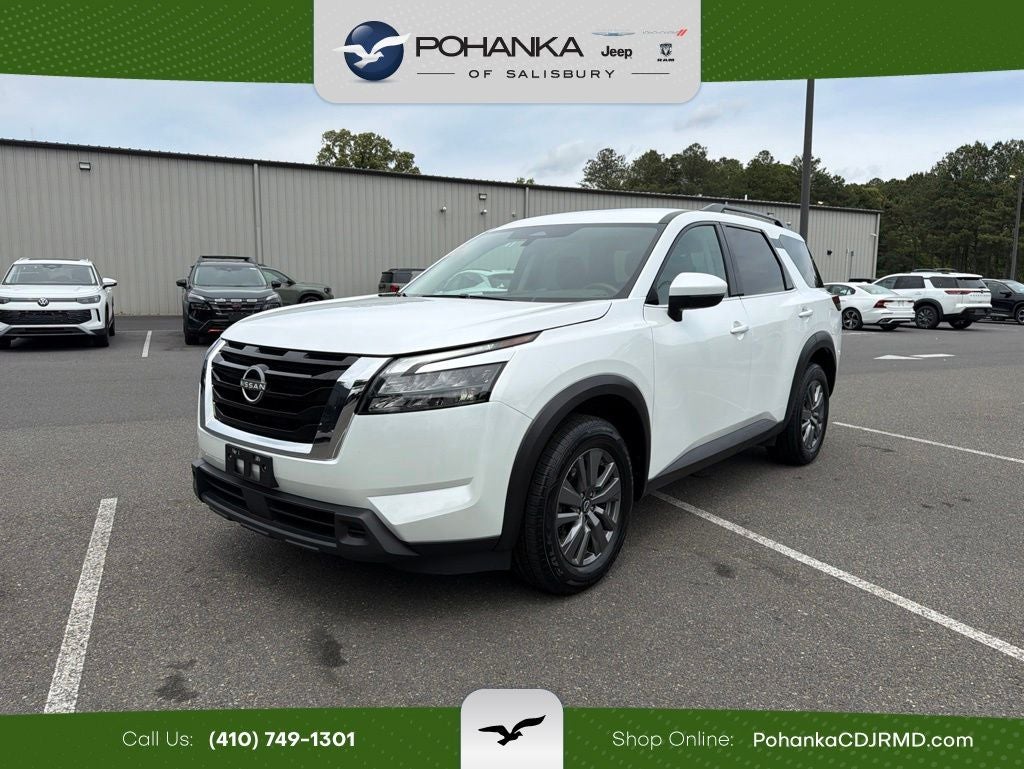 2025 Nissan Pathfinder SV