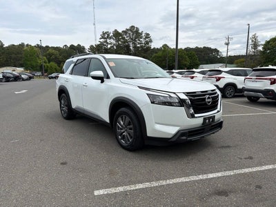 2025 Nissan Pathfinder SV