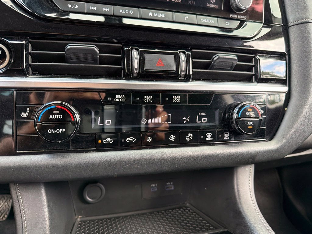 2024 Nissan Pathfinder SV