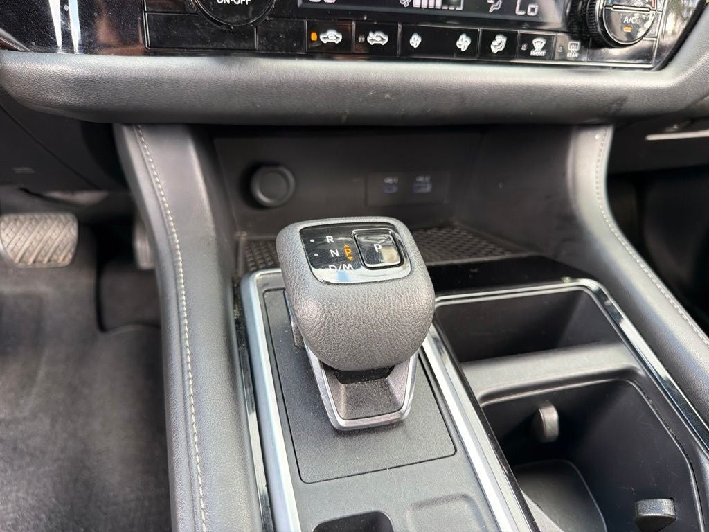 2024 Nissan Pathfinder SV