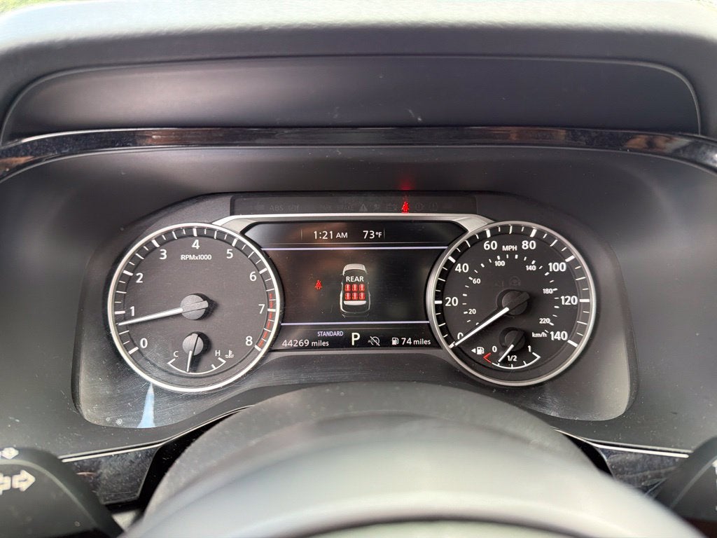 2024 Nissan Pathfinder SV