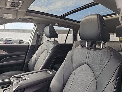 2024 Toyota Grand Highlander Limited *** OWNER ** LOW MILES ***