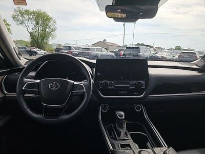 2024 Toyota Grand Highlander Limited *** OWNER ** LOW MILES ***