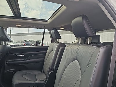 2024 Toyota Grand Highlander Limited *** OWNER ** LOW MILES ***