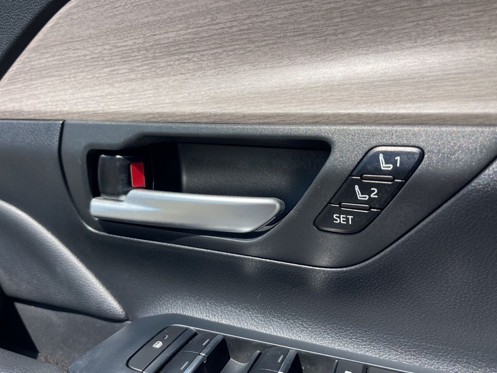 2024 Toyota Grand Highlander Limited *** OWNER ** LOW MILES ***