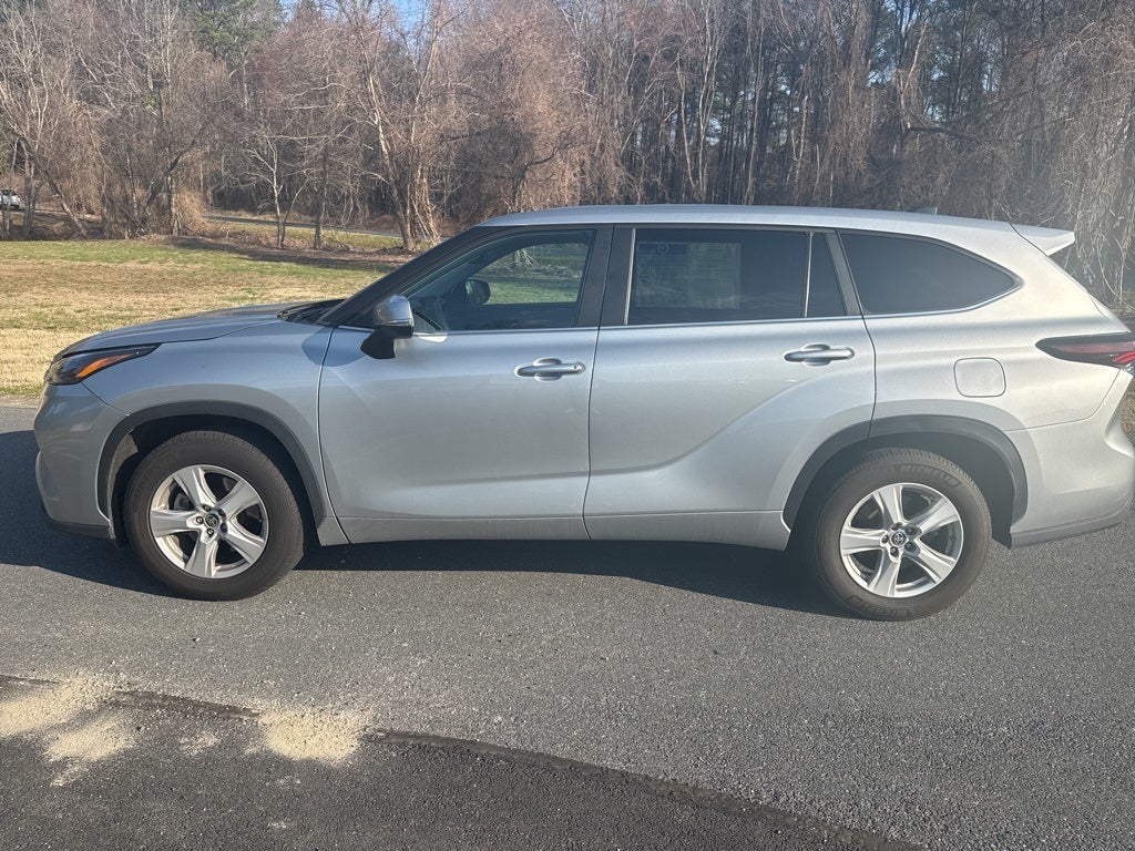 2024 Toyota Highlander LE