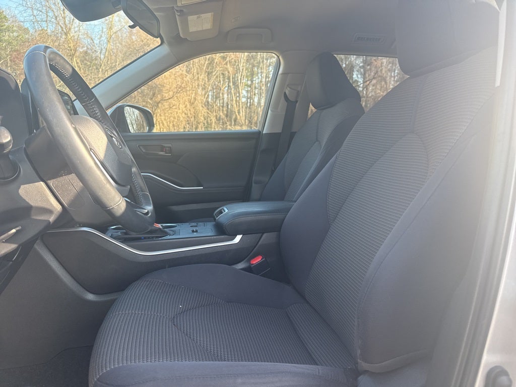 2024 Toyota Highlander LE