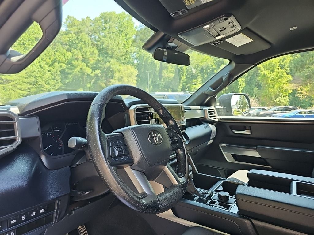 2025 Toyota Tundra SR5 *** ONE OWNER ***