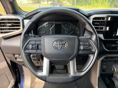 2025 Toyota Tundra SR5 *** ONE OWNER ***