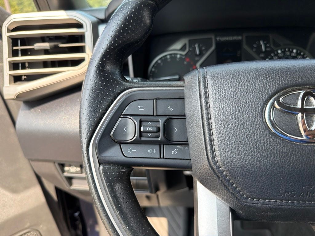 2025 Toyota Tundra SR5 *** ONE OWNER ***