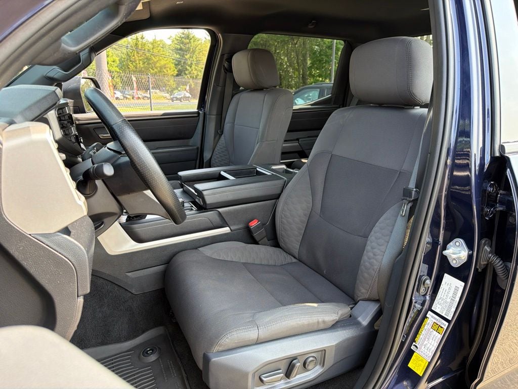 2025 Toyota Tundra SR5 *** ONE OWNER ***