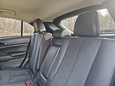 2024 Mitsubishi Eclipse Cross SE **** ONE OWNER ****