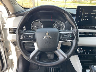 2025 Mitsubishi Outlander SE **** ONE OWNER ****
