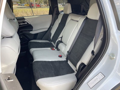 2025 Mitsubishi Outlander SE **** ONE OWNER ****