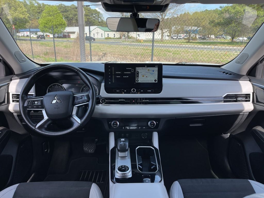 2025 Mitsubishi Outlander SE **** ONE OWNER ****