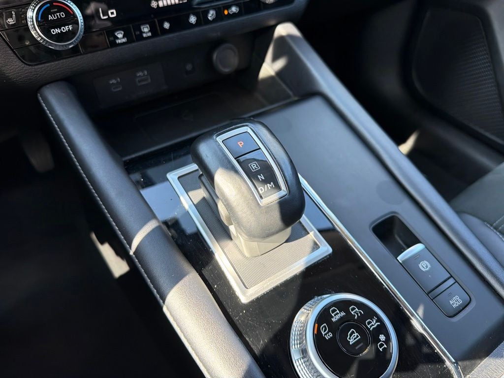 2024 Mitsubishi Outlander SE *** ONE OWNER ***