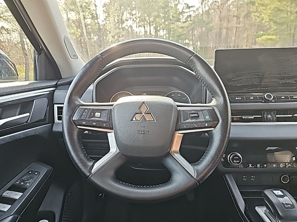 2025 Mitsubishi Outlander SE *** ONE OWNER ***