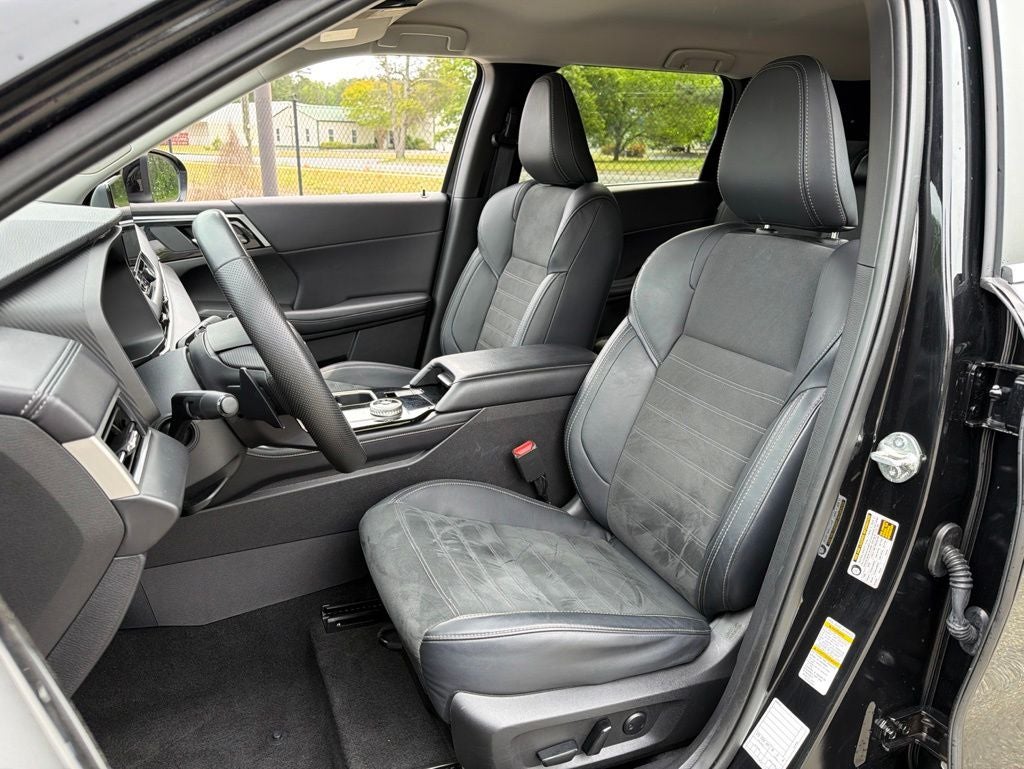 2025 Mitsubishi Outlander SE *** THREE ROW SUV ***