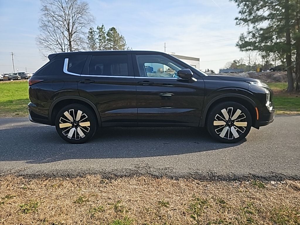 2025 Mitsubishi Outlander SE *** ONE OWNER ***