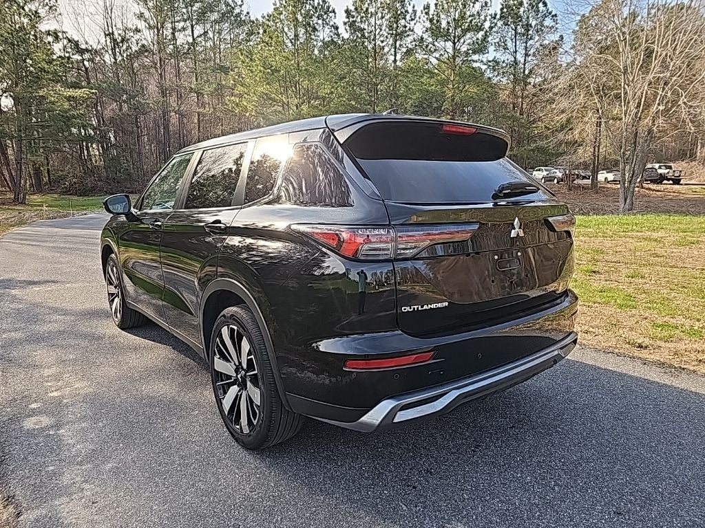 2025 Mitsubishi Outlander SE *** ONE OWNER ***