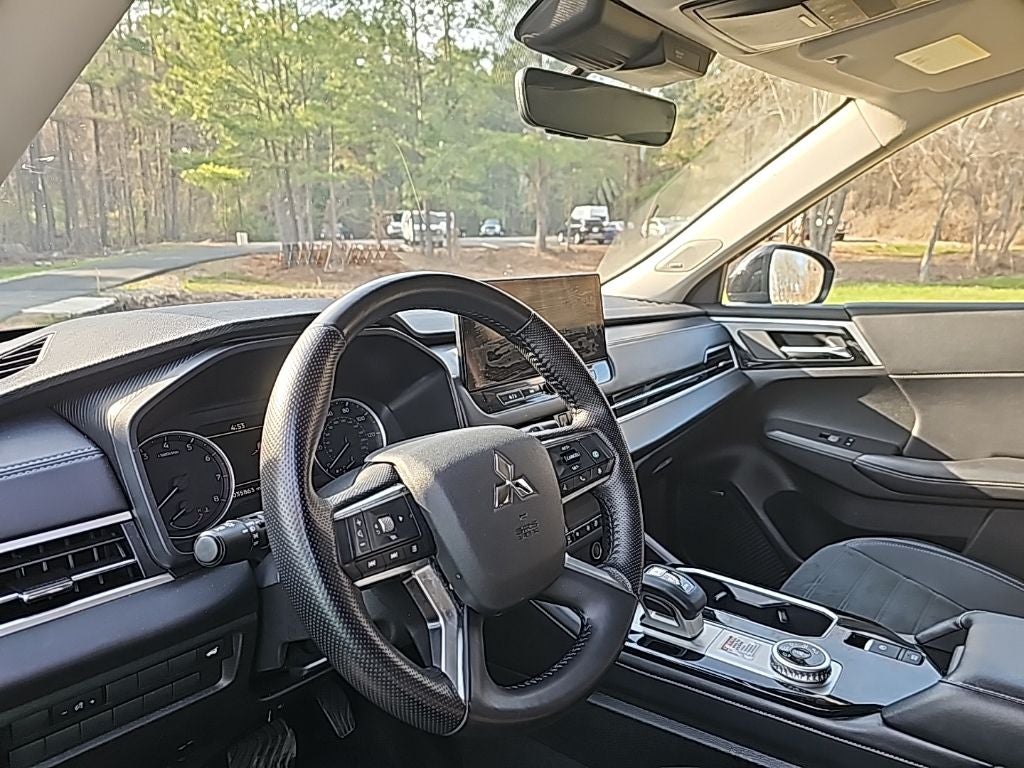 2025 Mitsubishi Outlander SE *** ONE OWNER ***