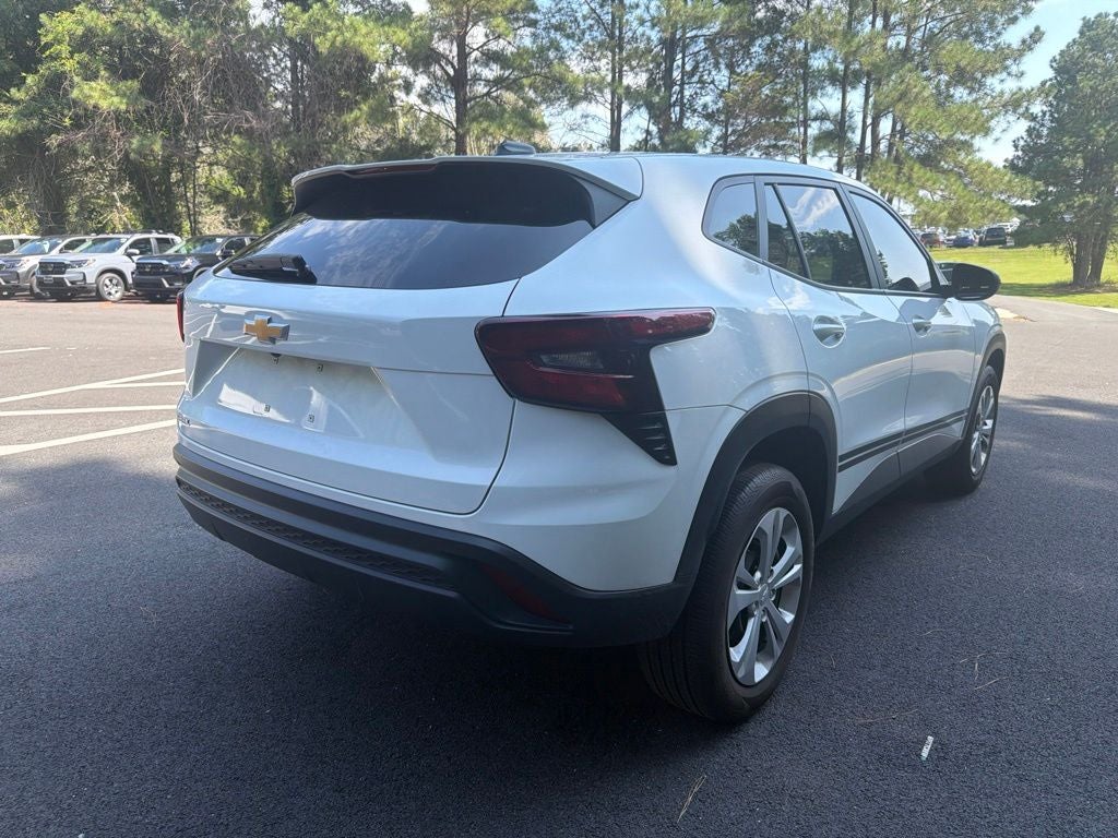 2025 Chevrolet Trax LS