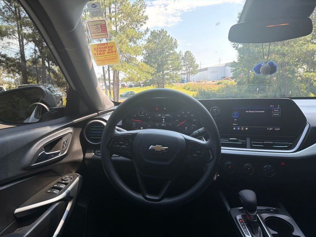 2025 Chevrolet Trax LS