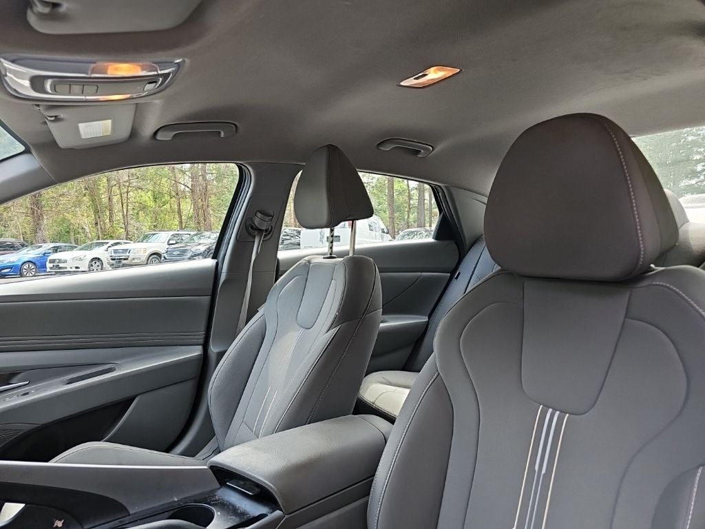 2025 Hyundai Elantra SEL Sport *** LOW LOW MILES LOCAL ***