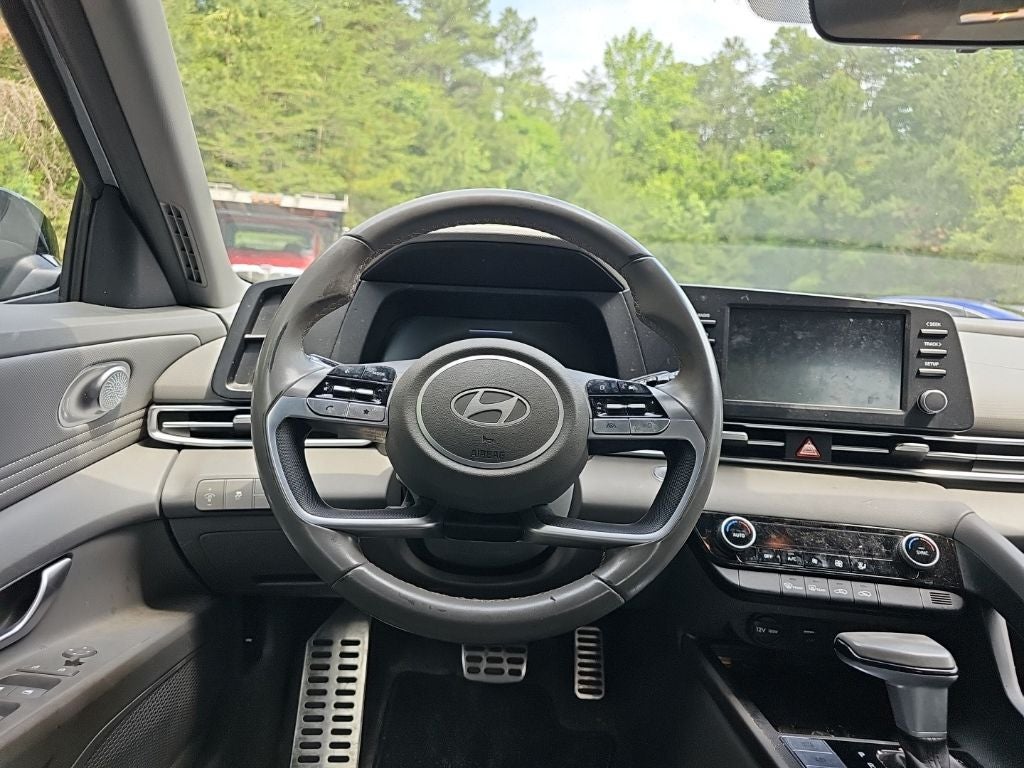 2025 Hyundai Elantra SEL Sport *** LOW LOW MILES LOCAL ***