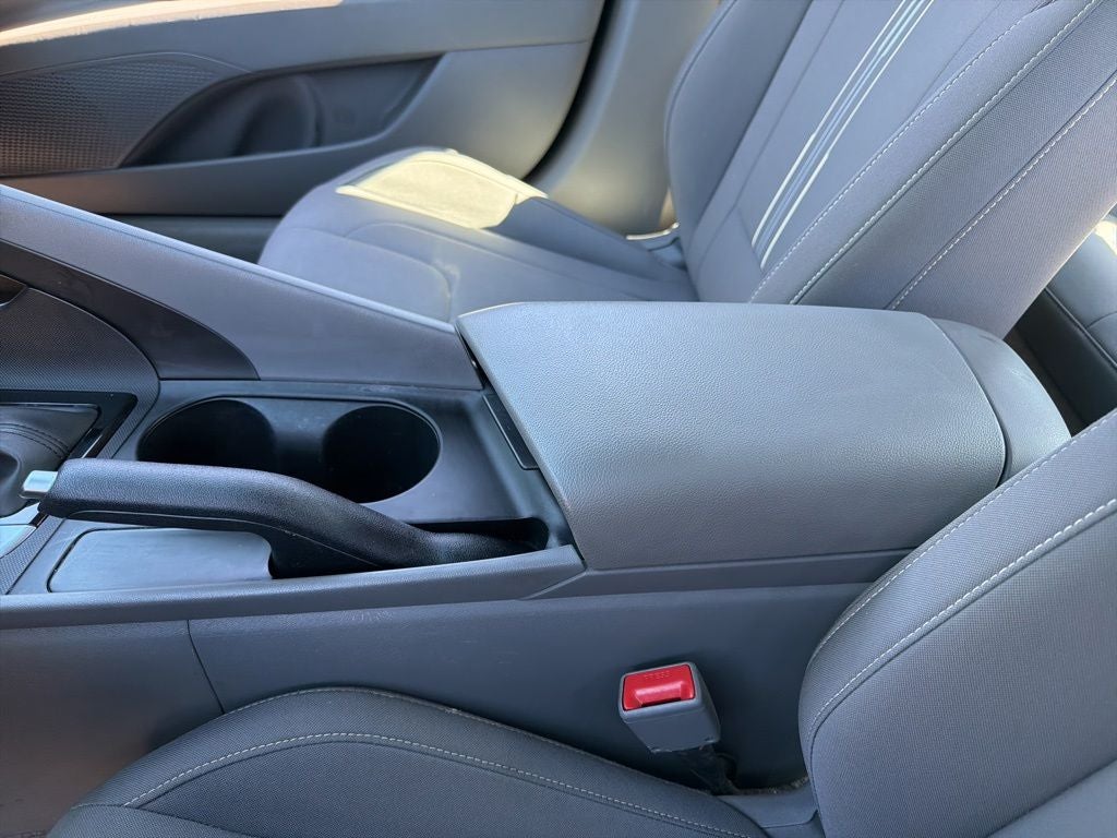 2025 Hyundai Elantra SEL Sport *** LOW LOW MILES LOCAL ***