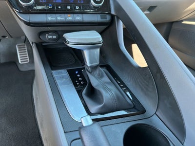2025 Hyundai Elantra SEL Sport *** LOW LOW MILES LOCAL ***