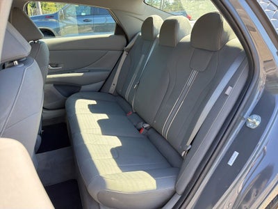 2025 Hyundai Elantra SEL Sport *** LOW LOW MILES LOCAL ***
