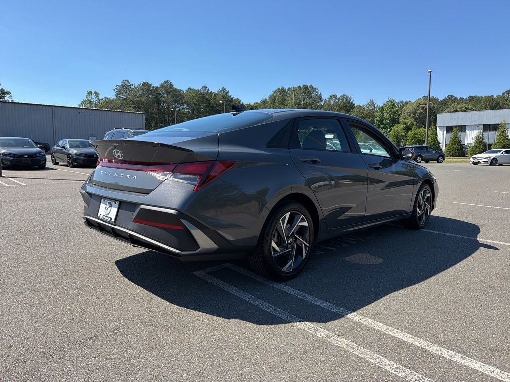 2025 Hyundai Elantra SEL Sport *** LOW LOW MILES LOCAL ***