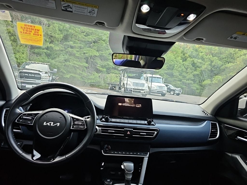 2023 Kia Seltos S *** CLEAN TRADE ** LOW MILES ***