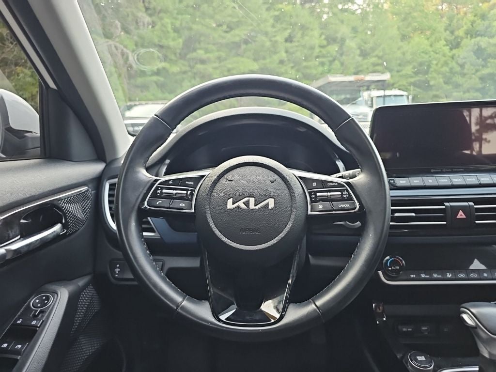2023 Kia Seltos S *** CLEAN TRADE ** LOW MILES ***