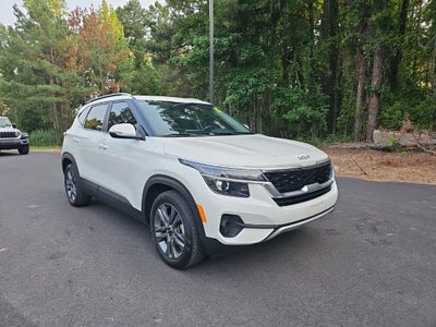 2023 Kia Seltos S *** CLEAN TRADE ** LOW MILES ***