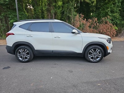 2023 Kia Seltos S *** CLEAN TRADE ** LOW MILES ***