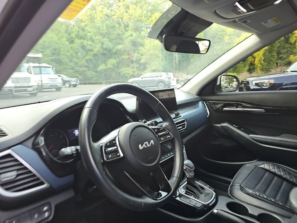 2023 Kia Seltos S *** CLEAN TRADE ** LOW MILES ***