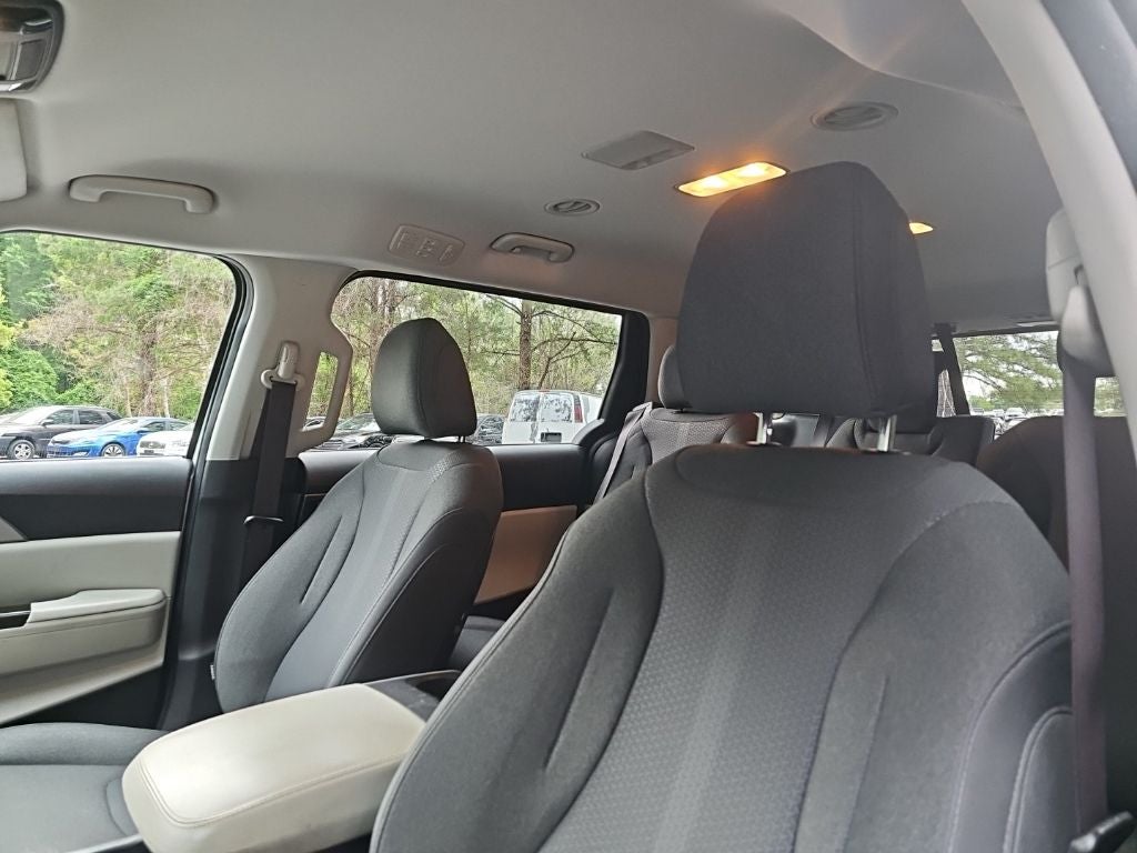 2022 Kia Carnival LX *** MULTI-PASSENGER VEHICLE ****