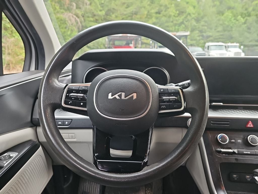 2022 Kia Carnival LX *** MULTI-PASSENGER VEHICLE ****