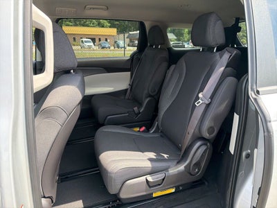 2022 Kia Carnival LX *** MULTI-PASSENGER VEHICLE ****