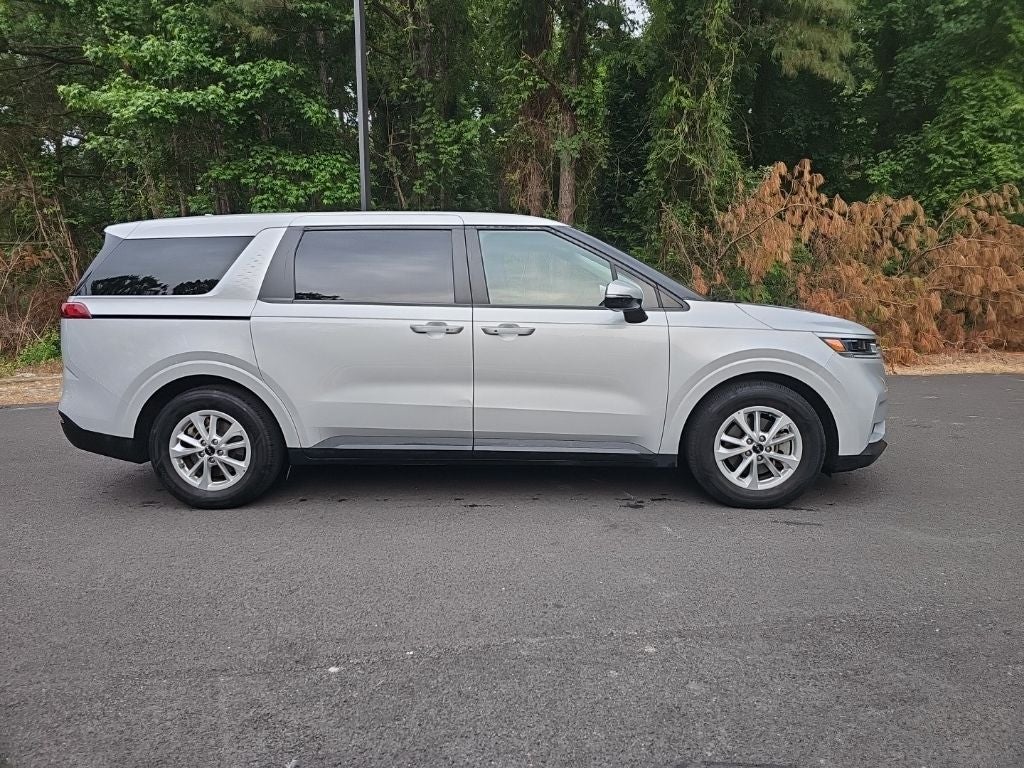 2022 Kia Carnival LX *** MULTI-PASSENGER VEHICLE ****