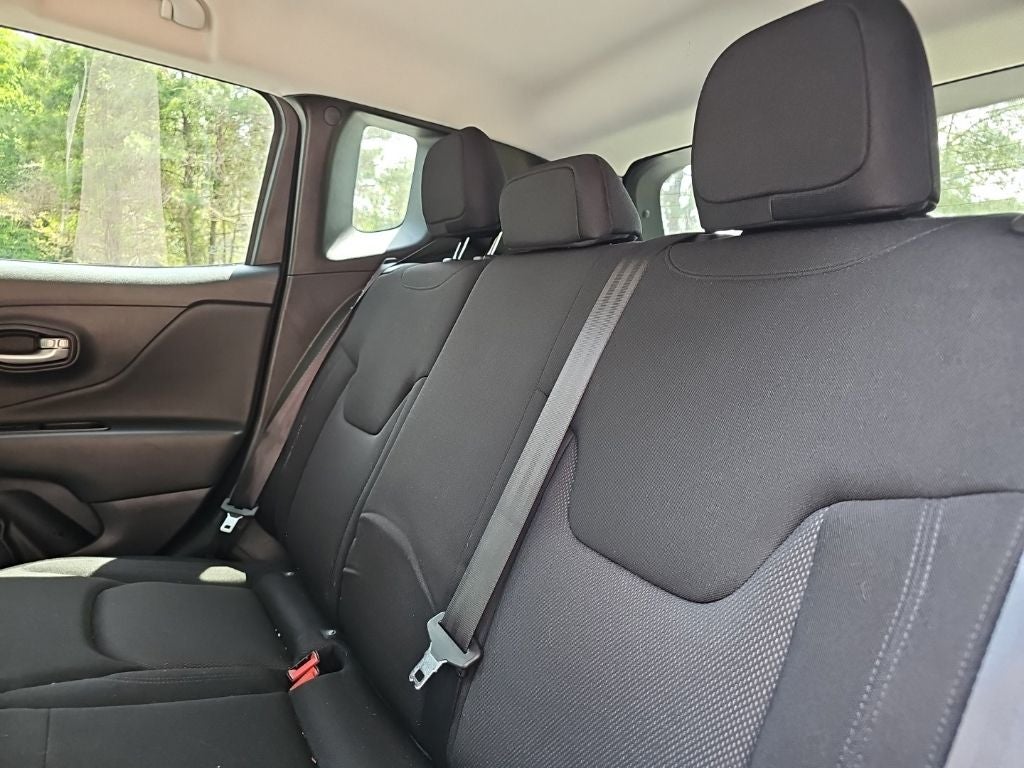 2023 Jeep Renegade Latitude *** ONE OWNER ** LOW MILES ***