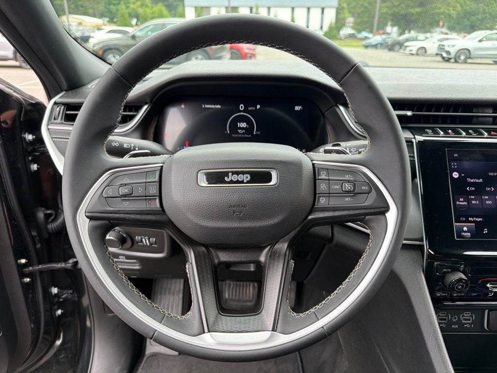 2025 Jeep Grand Cherokee Laredo