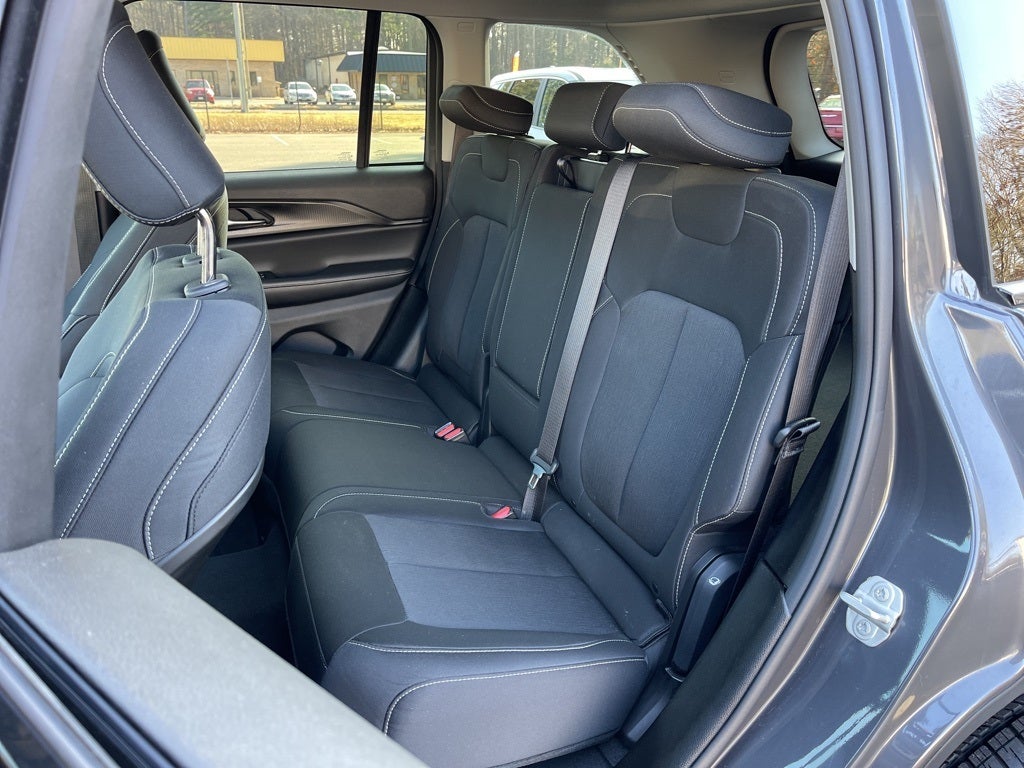 2023 Jeep Grand Cherokee Laredo ** Pohanka Certified 10 YEAR/100,000 **