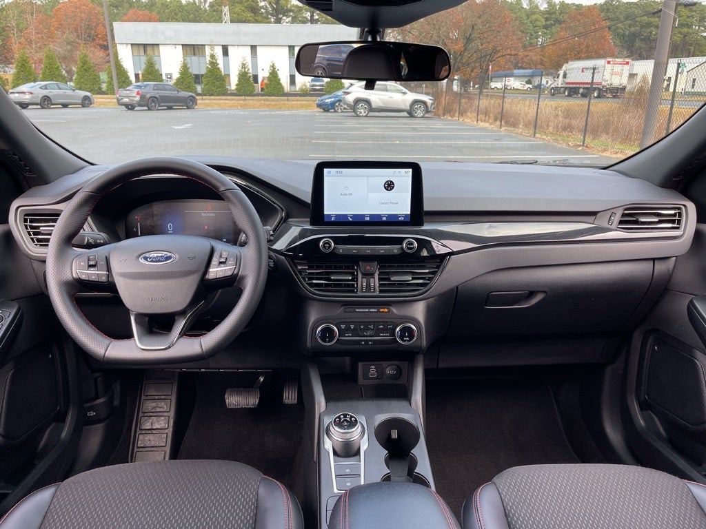 2025 Ford Escape ST-Line ** Pohanka Certified 10 YEAR/100,000 **