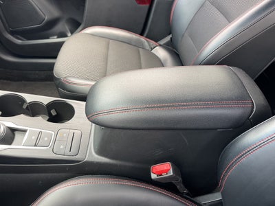 2025 Ford Escape ST-Line ** Pohanka Certified 10 YEAR/100,000 **