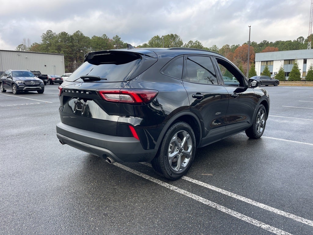 2025 Ford Escape ST-Line ** Pohanka Certified 10 YEAR/100,000 **