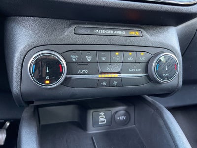 2025 Ford Escape ST-Line AWD ** Pohanka Certified 10 Year / 100,000 **